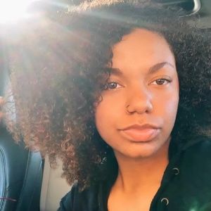 Meet your Posher, Toya